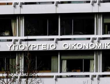 Διαψεύδει το ΥΠΟΙΚ δημοσιεύματα για «αφορολόγητο 6.000 ευρώ» και «κόφτη στις συντάξεις από το 2019»